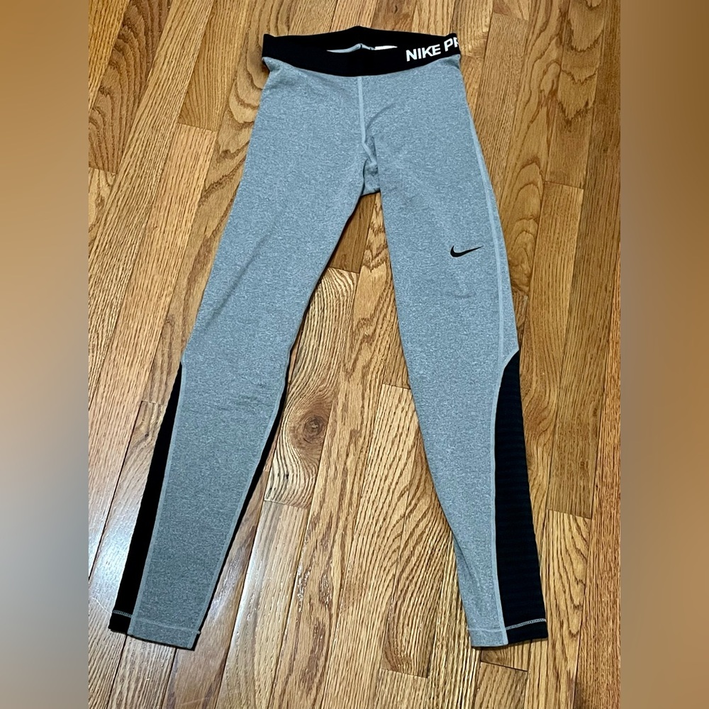 New Gray and Black Nike Leggings Small